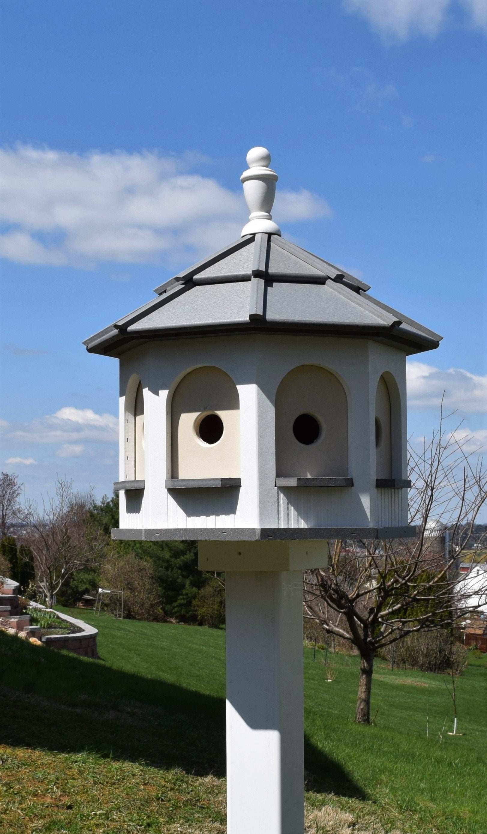 white and gray poly birdhouse