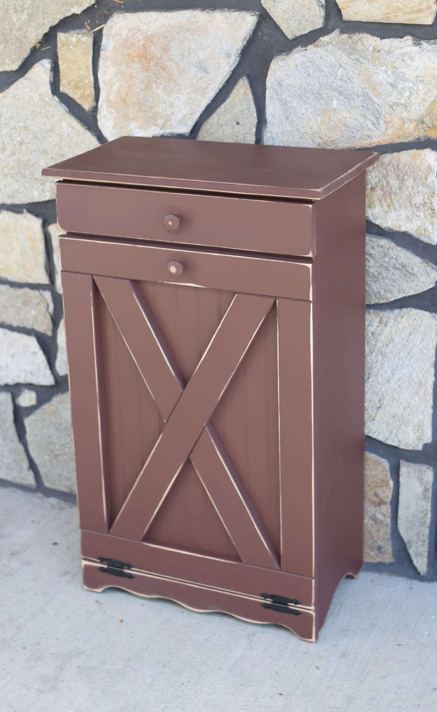XL all burgundy x door amish trash bin