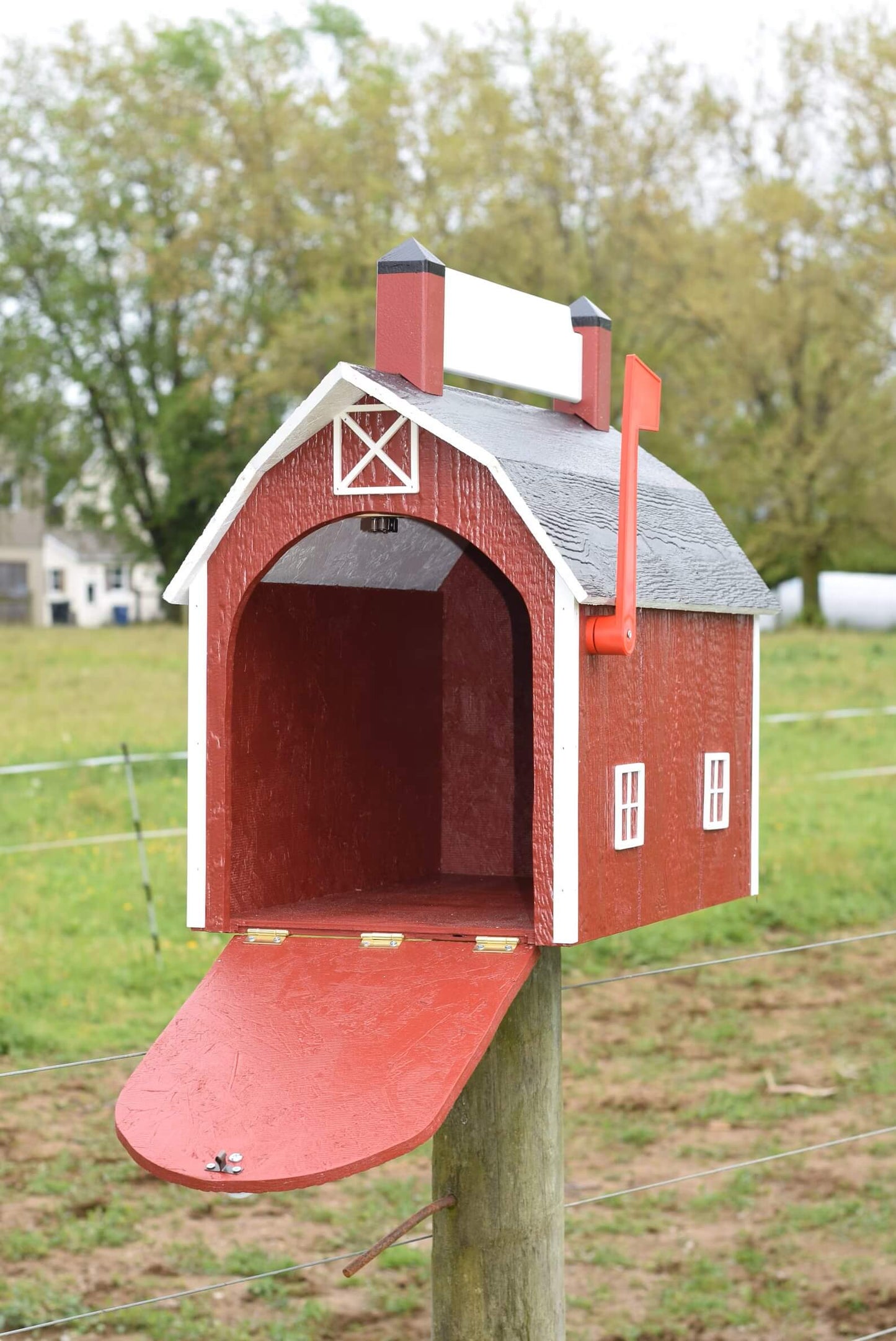extra large barn mailbox with nameplate