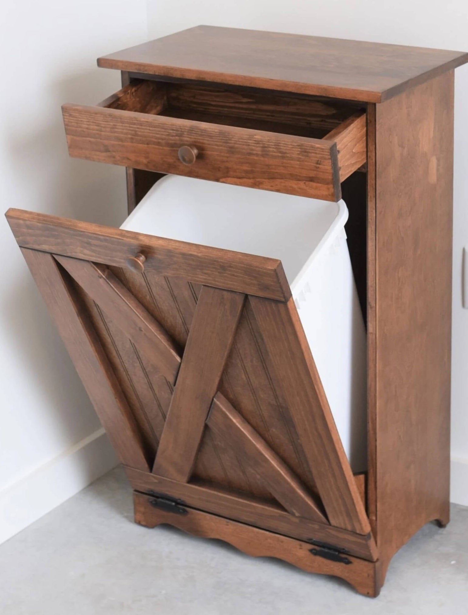 XL primitive x door trash bin