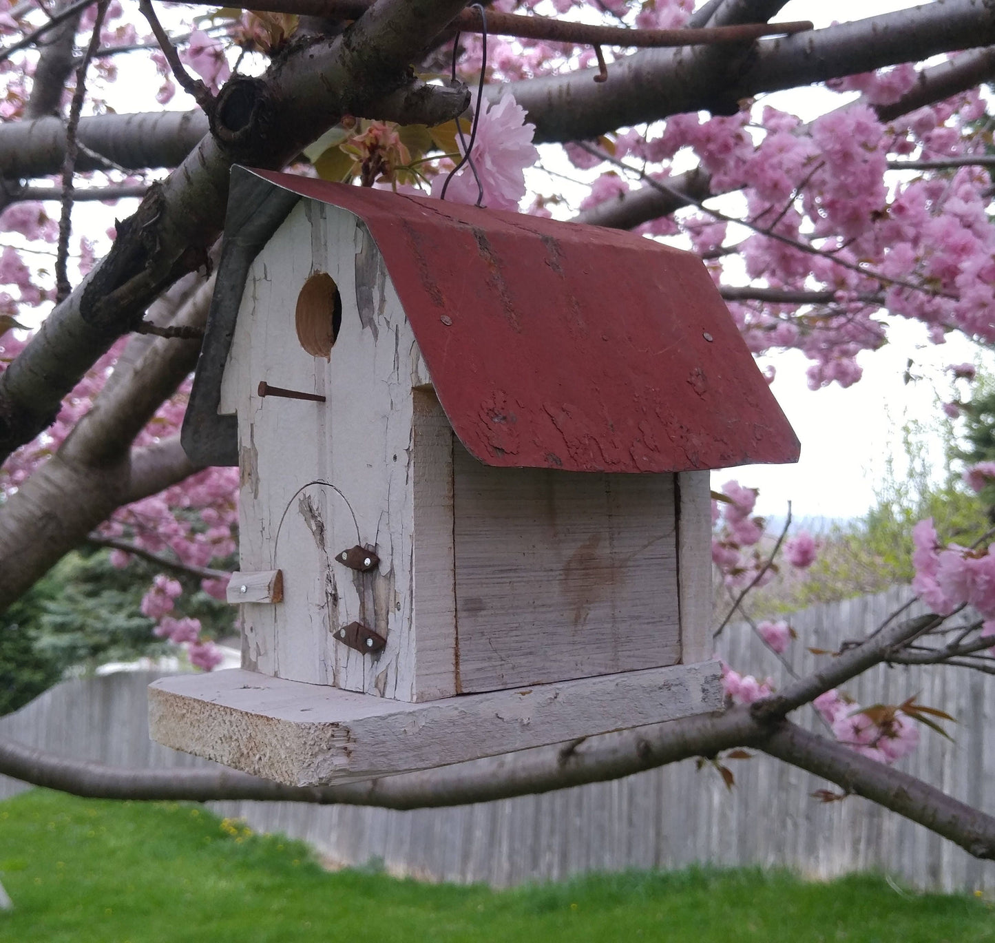 red barn birdhouse